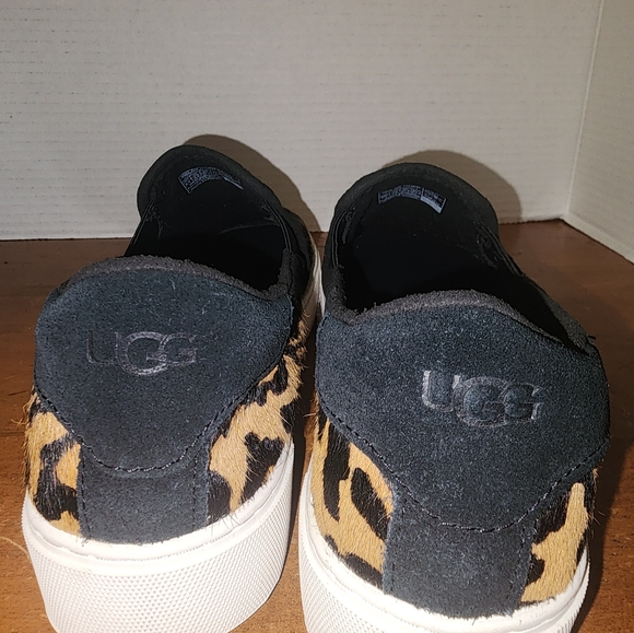 Women's UGG Animal  Print Shoes - Picture 4 of 5